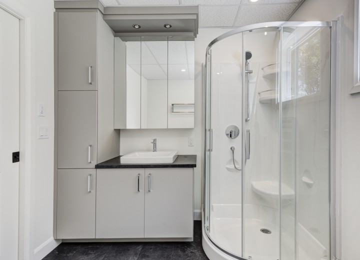 Lavabo-Douche-Robinetterie-Plomberie-PHCB-Maison-modèle-2024-Constructions-Andre-Jacques-Victoriaville